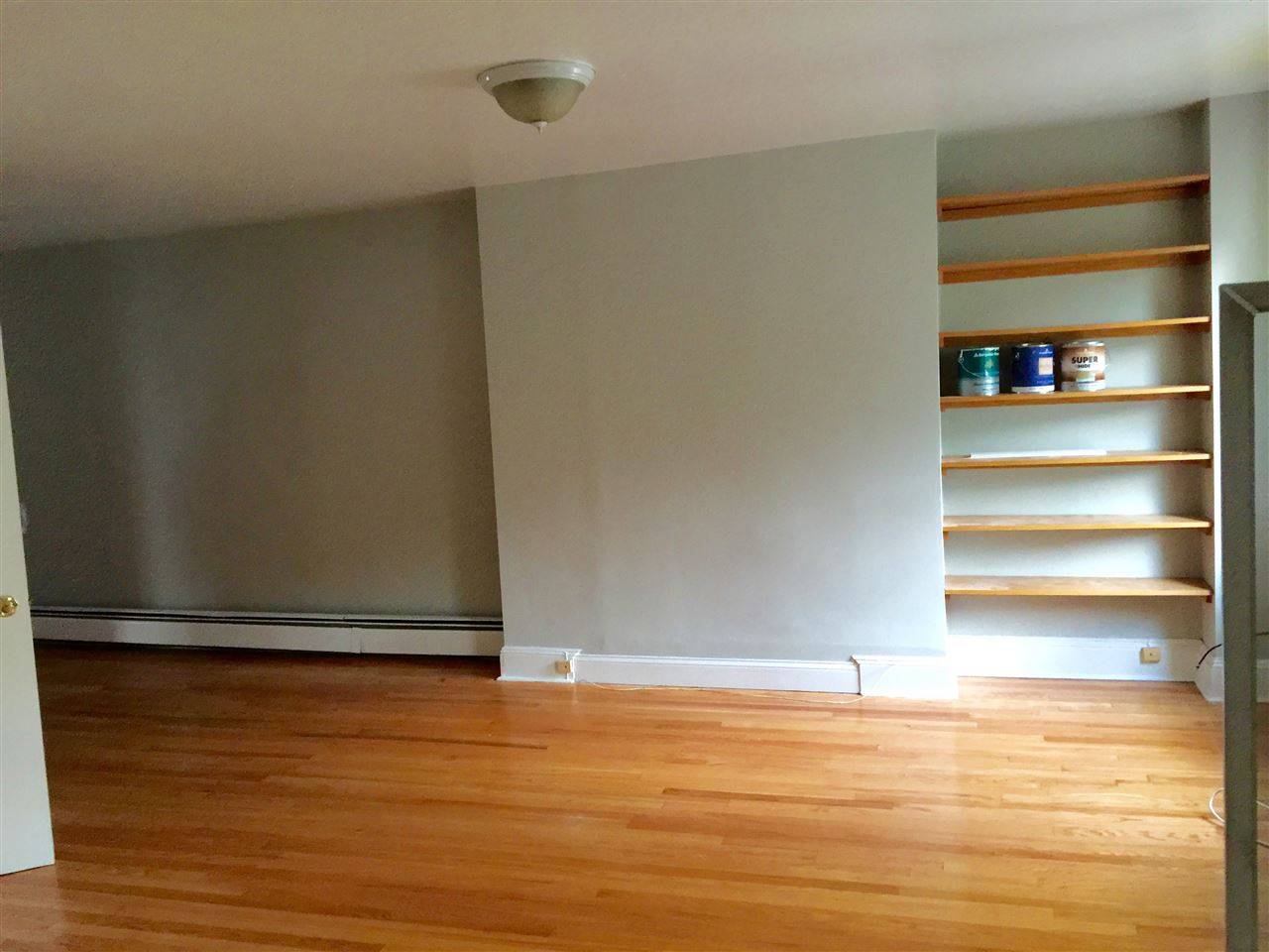 Bright and charming one bedroom with den - 1 BR New Jersey