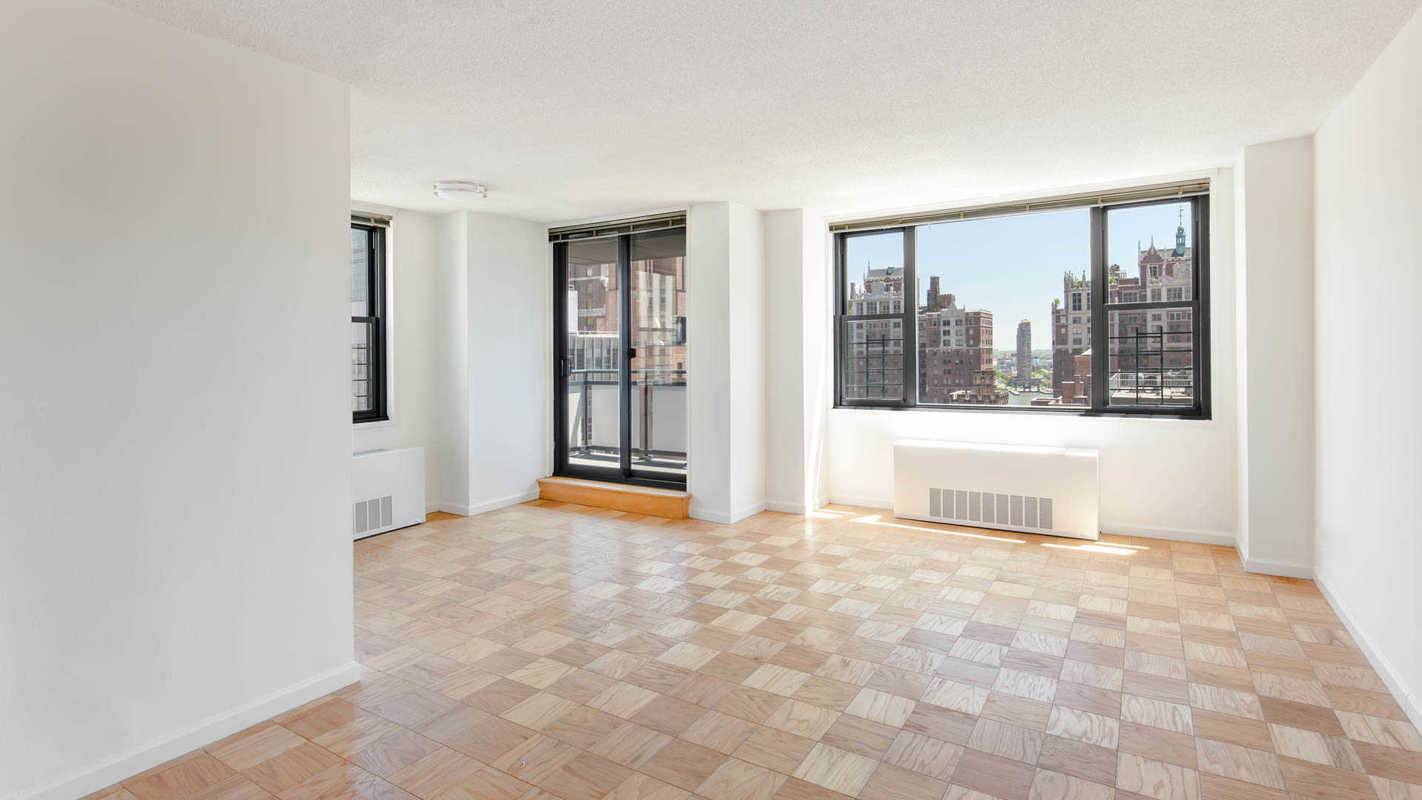 Enjoy River Views from 2 Bed 2 Bath in Murray Hill !!!