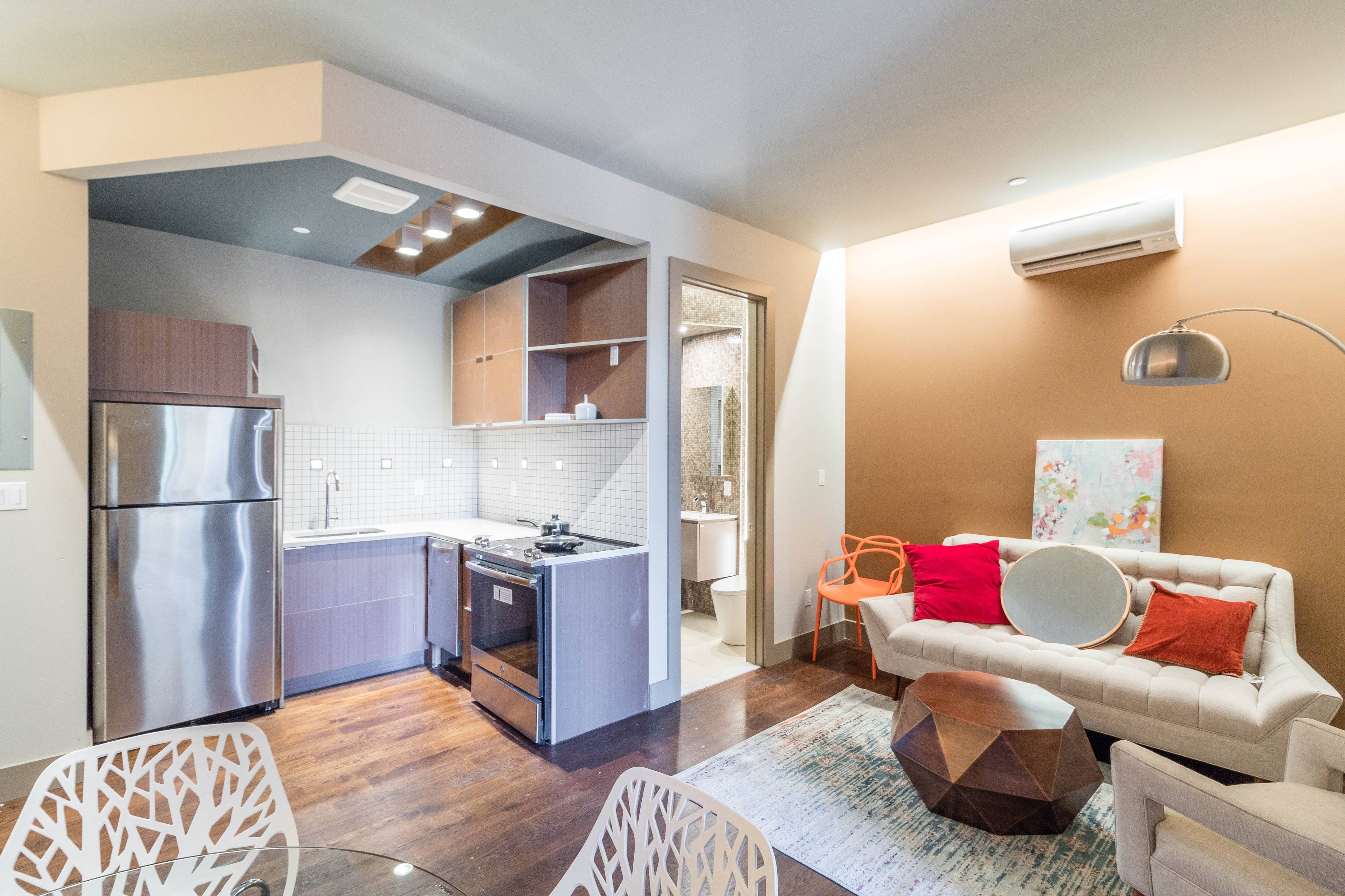 New Development: Spacious 2 Bedroom/1 Bathroom Apartment With Amazing Modern Finishes In Greenpoint!