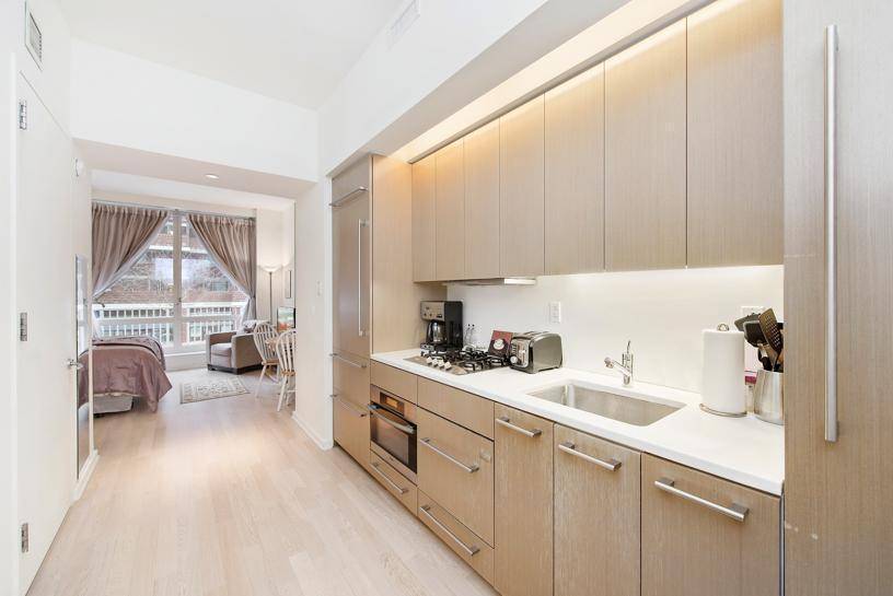 CONTEMPORARY STUDIO AT GRAMERCY STARCK!