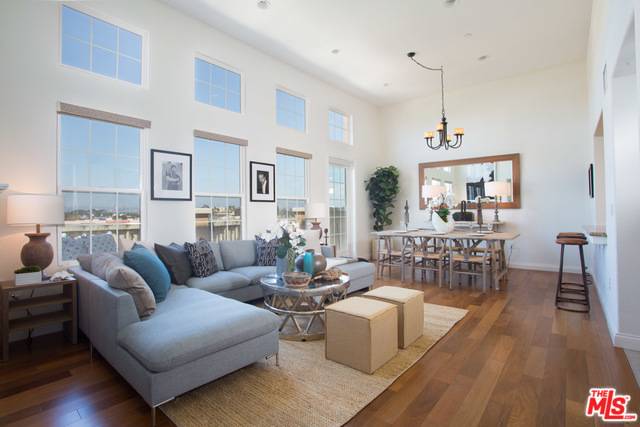 Condo in Playa Vista