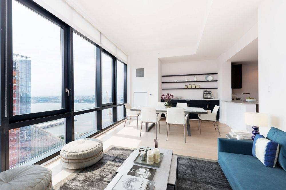 Large Corner 2 Bedroom in Lincoln Square