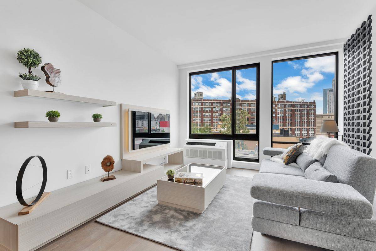 Stunning LIC 2 Bedroom**Wrap Around Terrace**Floor to Ceiling Windows**Long Island City