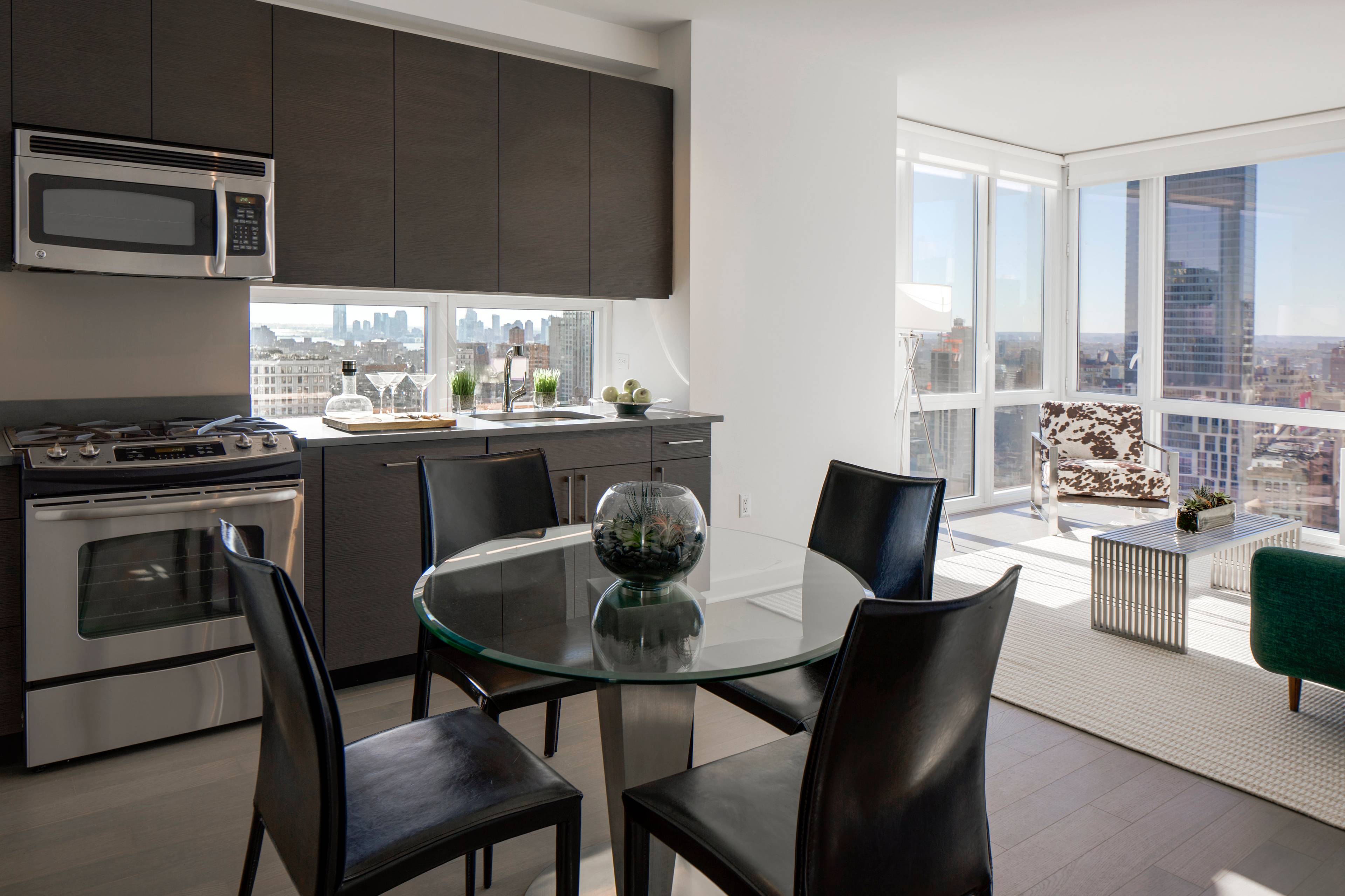 Stunning Manhattan 2 Bedroom**24 Hour Service**Corner Apartment**Midtown South