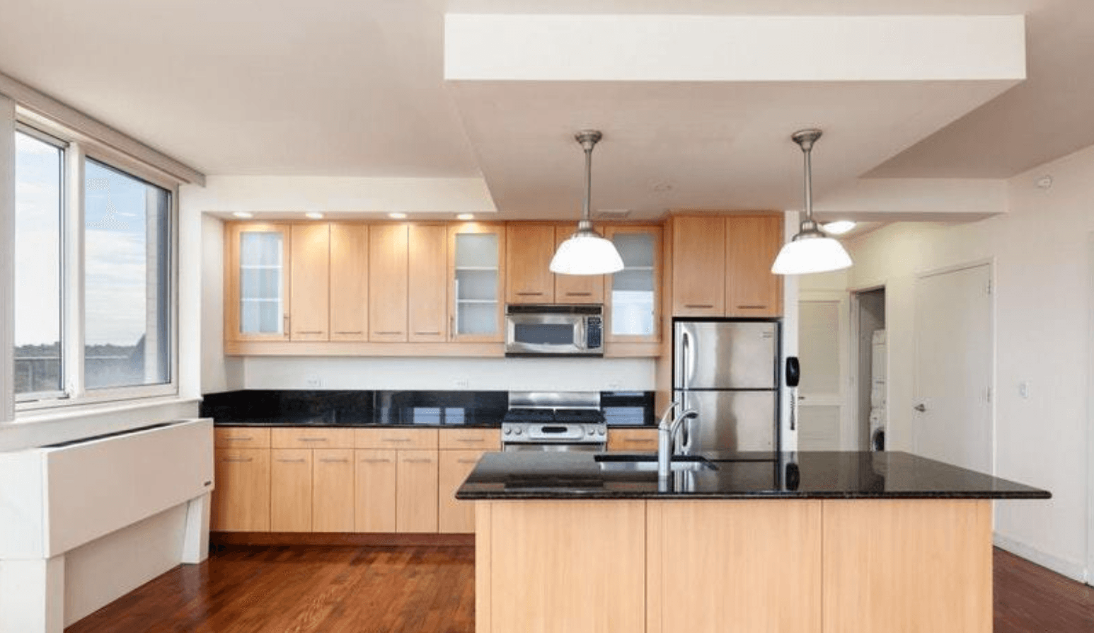 THE WINDSOR #14B | FOREST HILLS | RENTAL
