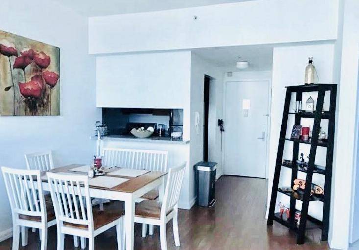 Spacious Corner 1 Bedroom**Hardwood Floors**Floor to Ceiling Windows**Hunters Point