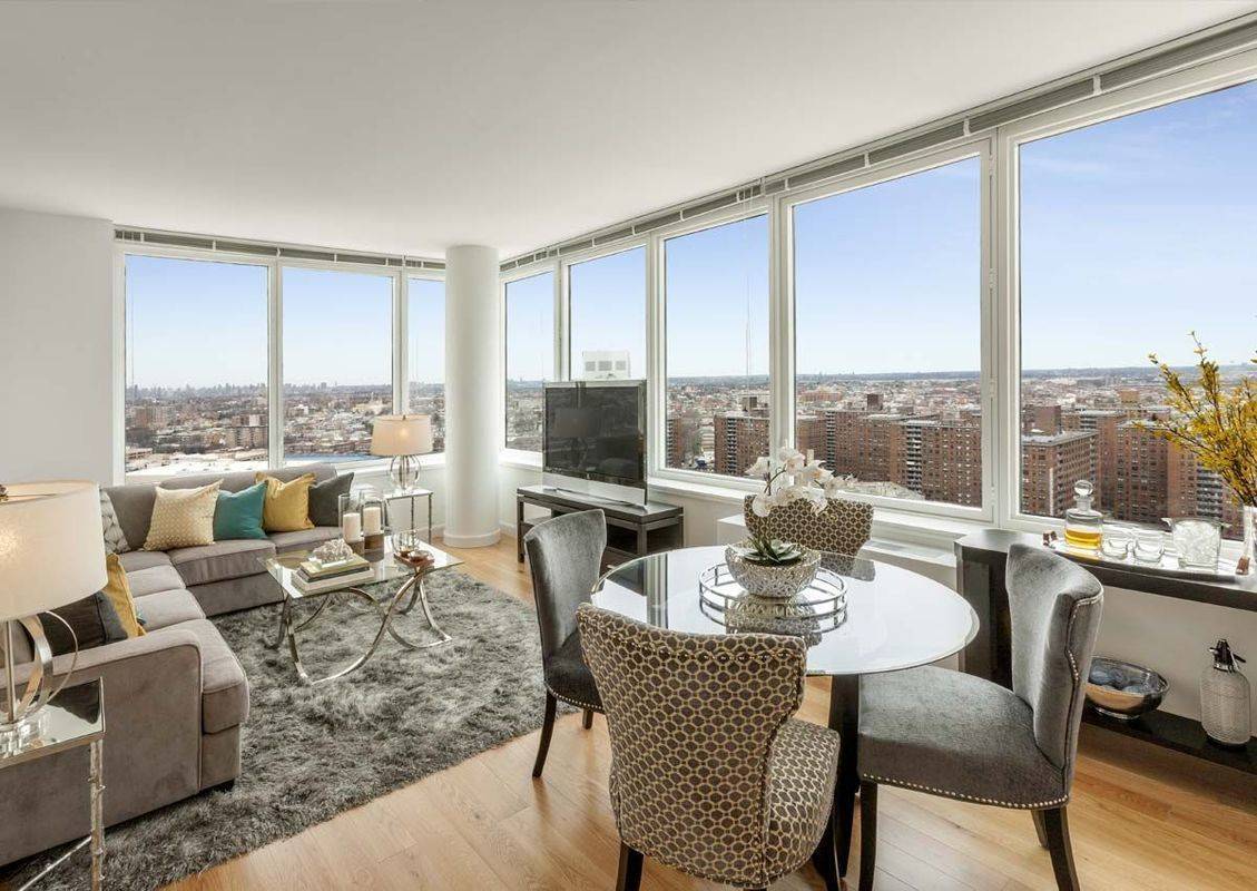 Stunning  2 Bedroom**Manhattan Views**Floor to Ceiling Windows**Rego Park