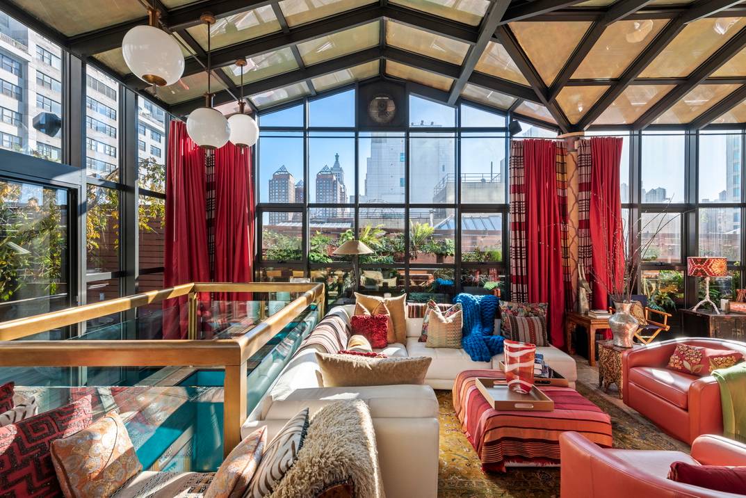 One of a Kind Union Square PALACE!