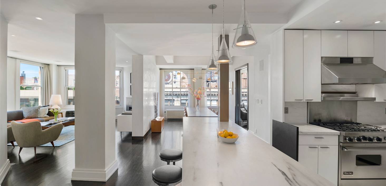 Large mint turnkey loft, overlooking the dynamic neighborhood of NoMad