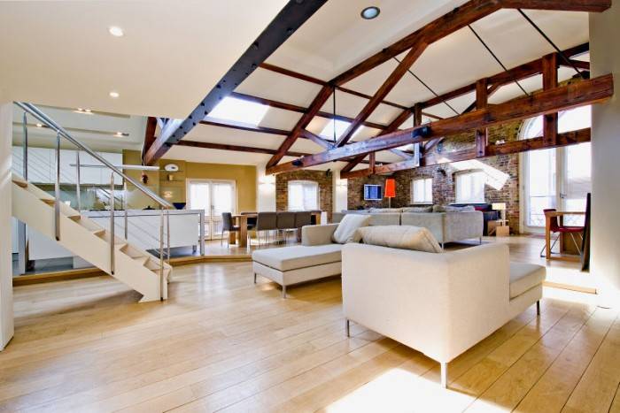 Classic Docklands Warehouse Loft