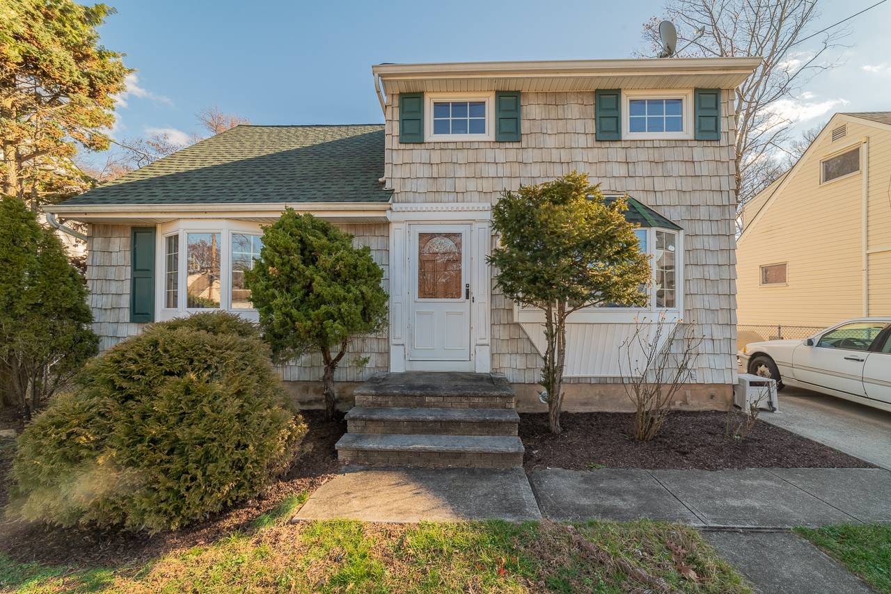 Cozy 4 Bedroom Cape Cod, Central NJ