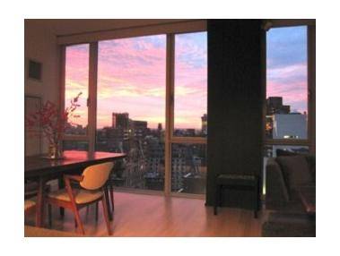 Spacious Loft Like 2 bed 2 bath w Floor to Ceiling windows;washer & dryer available for SALE