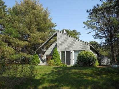 Georgica Estates Condo COMMUNITY POOL and TENNIS  East Hampton North CC