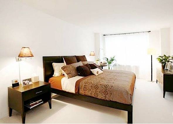 E.89 st *1 Br corner unit **washer dryer in apt.**High floor** full service building