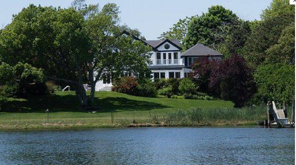 Breathtaking Waterfront Home in Pituresque WestHampton Beach