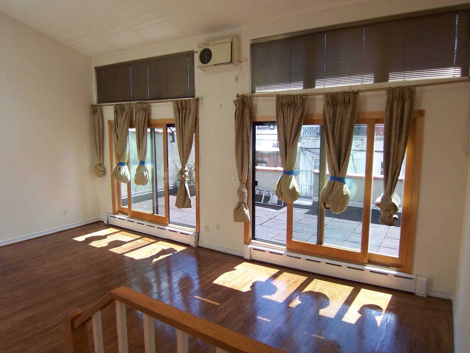 Penthouse 3 Bed 2 Bath on Upper East Side with 3 Terraces!! WOW!! NO FEE!! Call NOW!! NO FEE!! CALL NOW!!