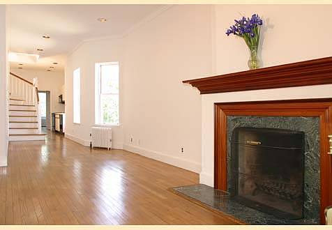 AMAZING 4 Bedroom 2 Bath Duplex on the Upper East!! 2nd Avenue and the 80s!! Features Washer/Dryer*Wood Burning Fireplace*2 PRIVATE Terraces*AND MUCH MORE!! Call or Email NOW!!