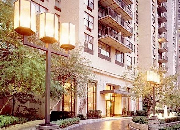 East 72nd Street No Fee!! Stunning 1 Bedroom in High rise White Glove Building - UES