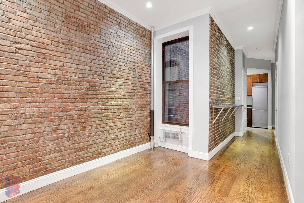 UPPER EAST SIDE 3 BED 2.5 BATH EXPOSED BRICK MARBLE BATHROOM WASHER/DRYER PETS ALLOWED