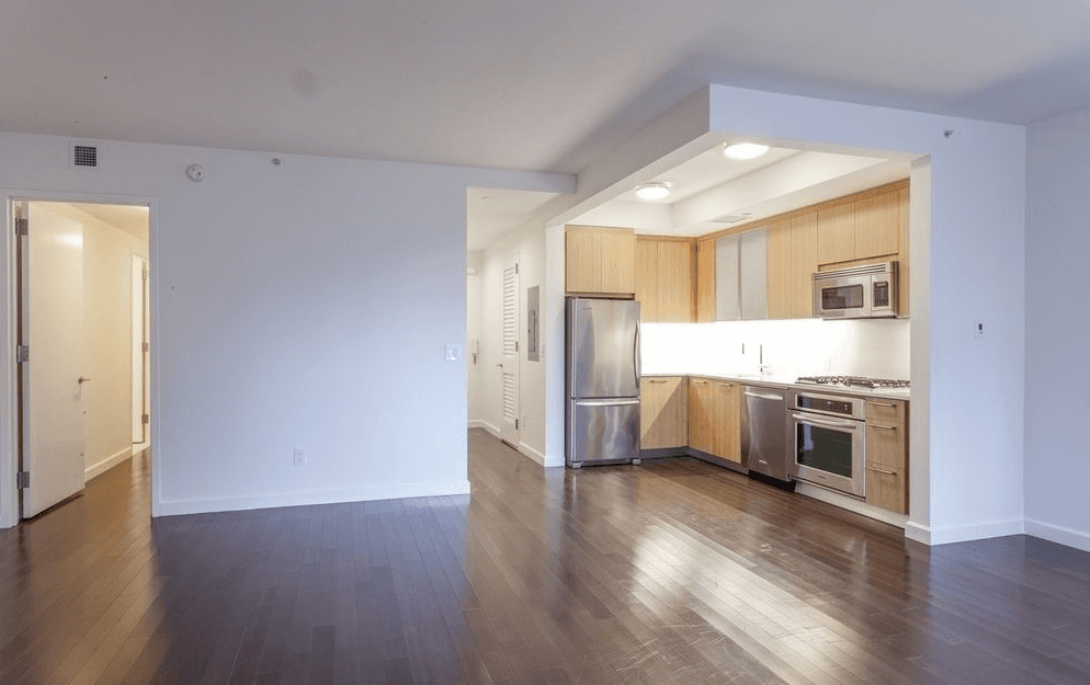Sweeping Views of Hudson River in No Fee 3 Bed/3 Bath in Battery Park City