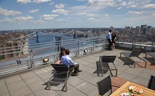 Fabulous One Bedroom with Great Views in Finantial District.