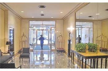 Jr4 Just Steps to Central Park $4400 over 1000sq ft!
