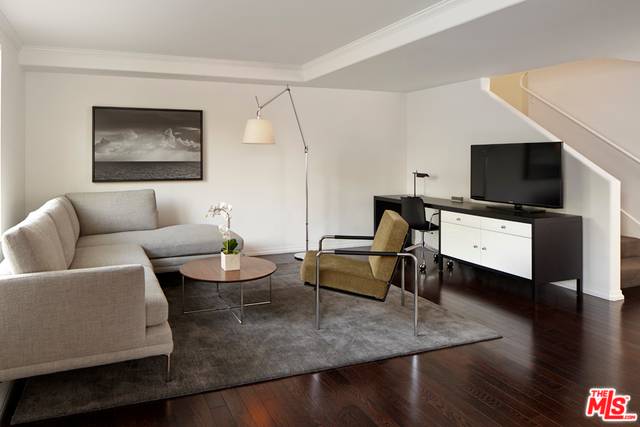 Luxury One Bedroom Townhome Premium Extended Stay in Beverly Hills