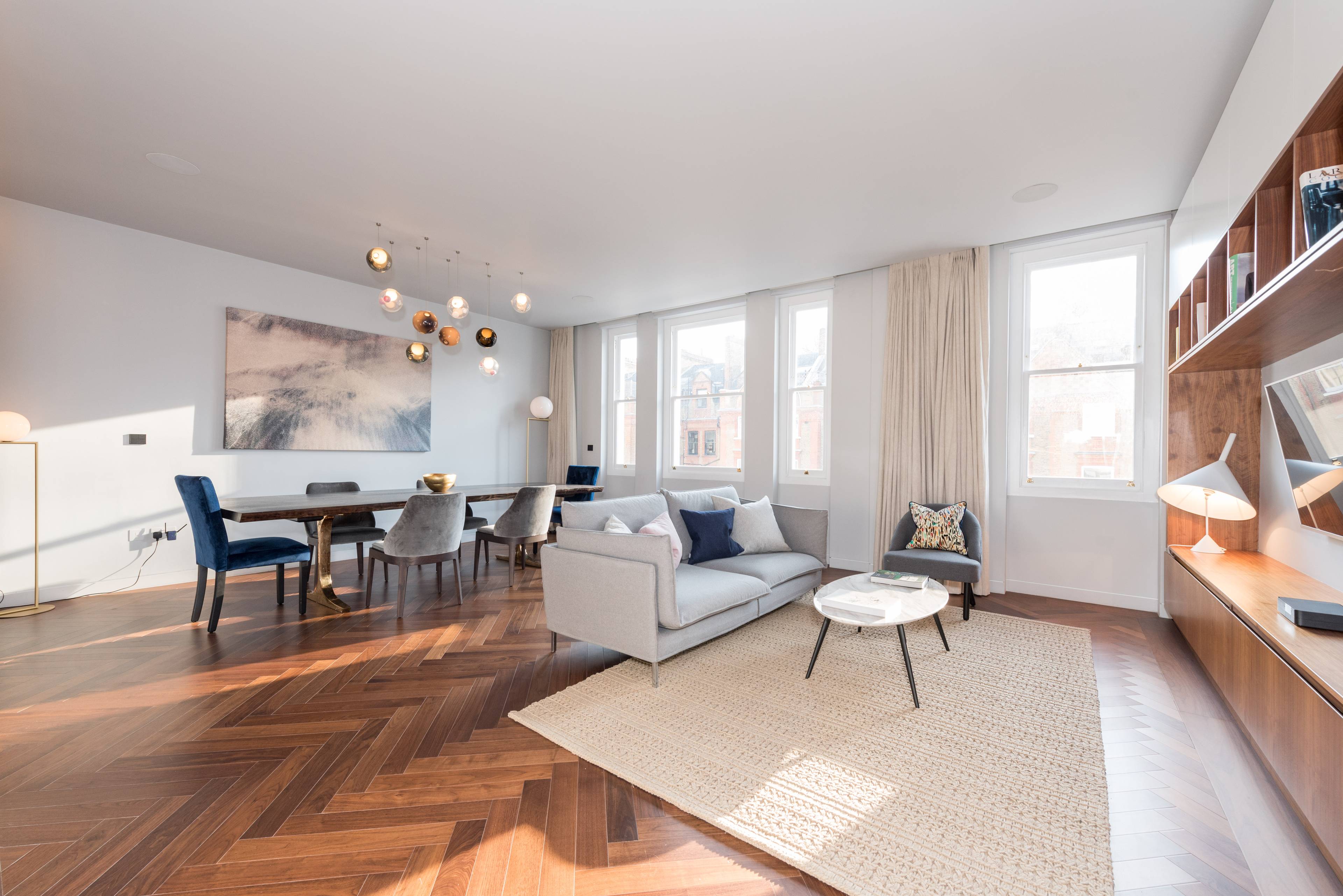Contemporary 4 Bedroom Triplex Apartment, SW7