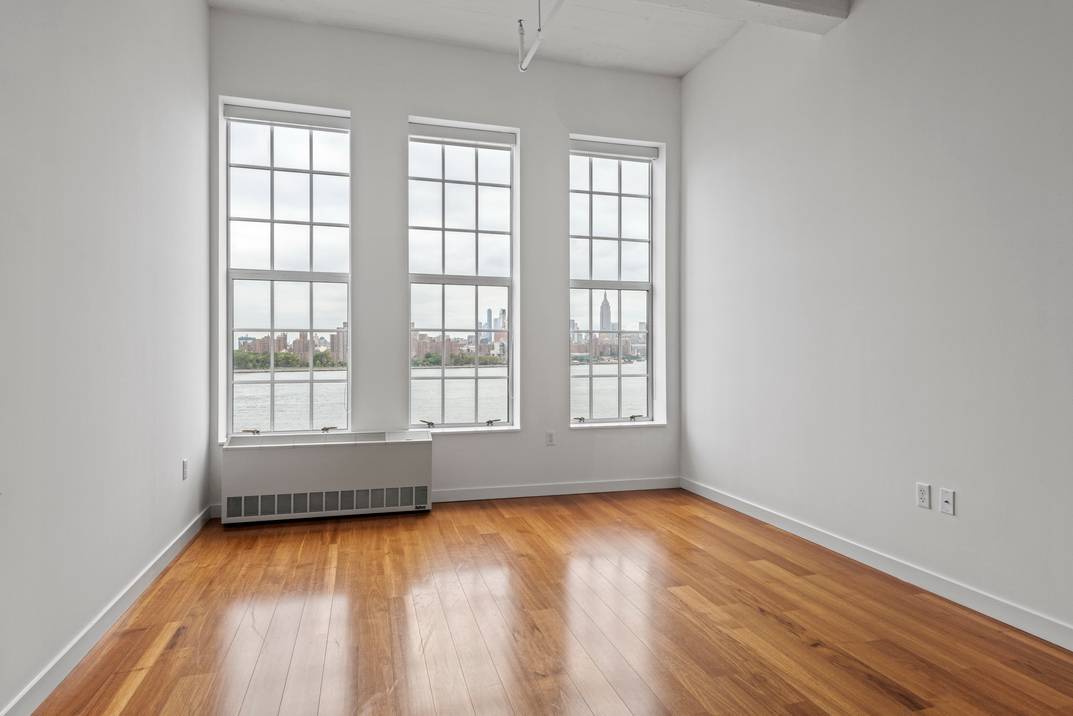LUXURY 1 BEDROOM RENTAL WITH JAW-DROPPING NYC VIEWS