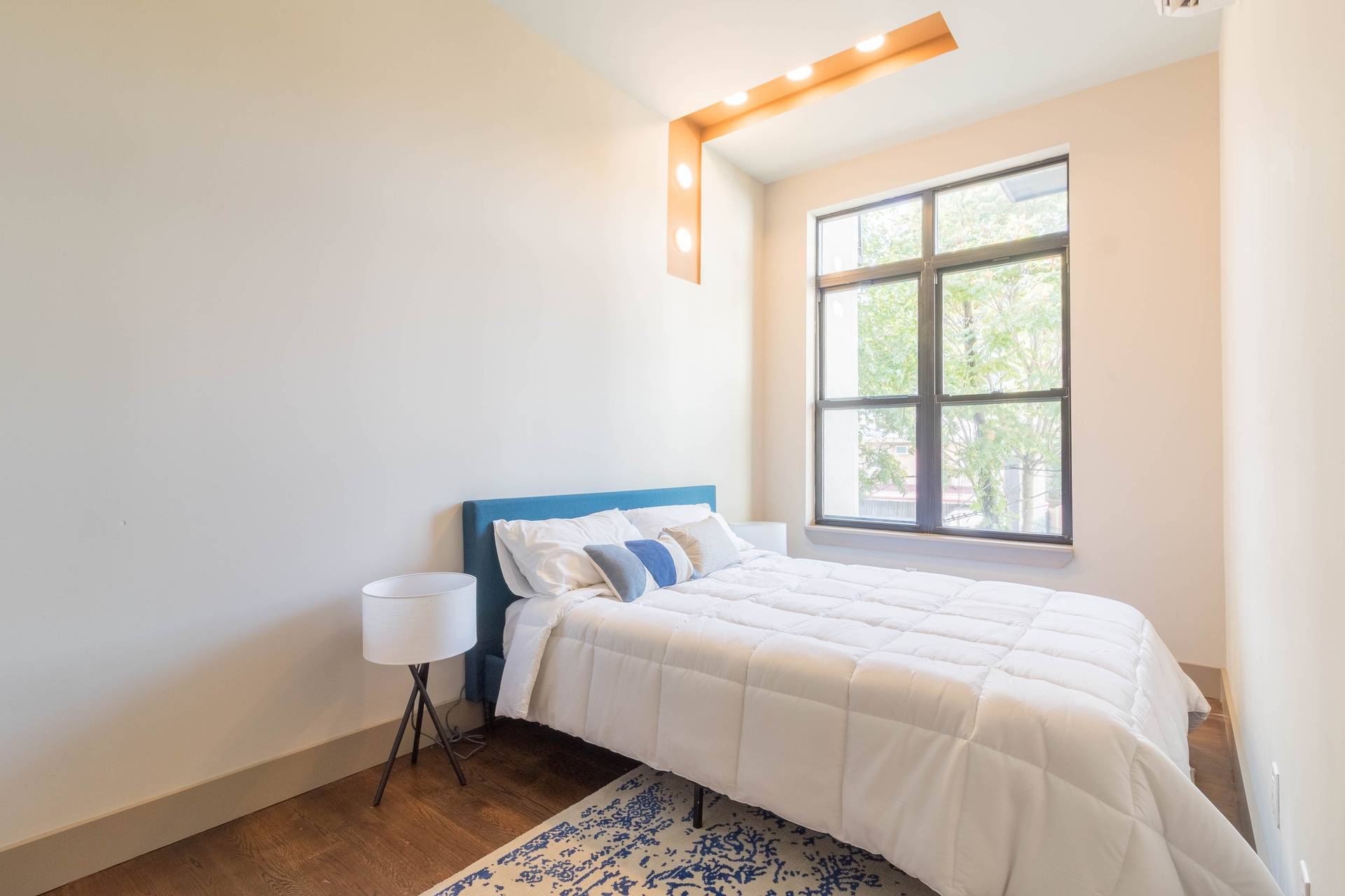 New Development: Brand New Furnished 1 Bedroom/1 Bathroom Apartment With Amazing Modern Finishes In Greenpoint!