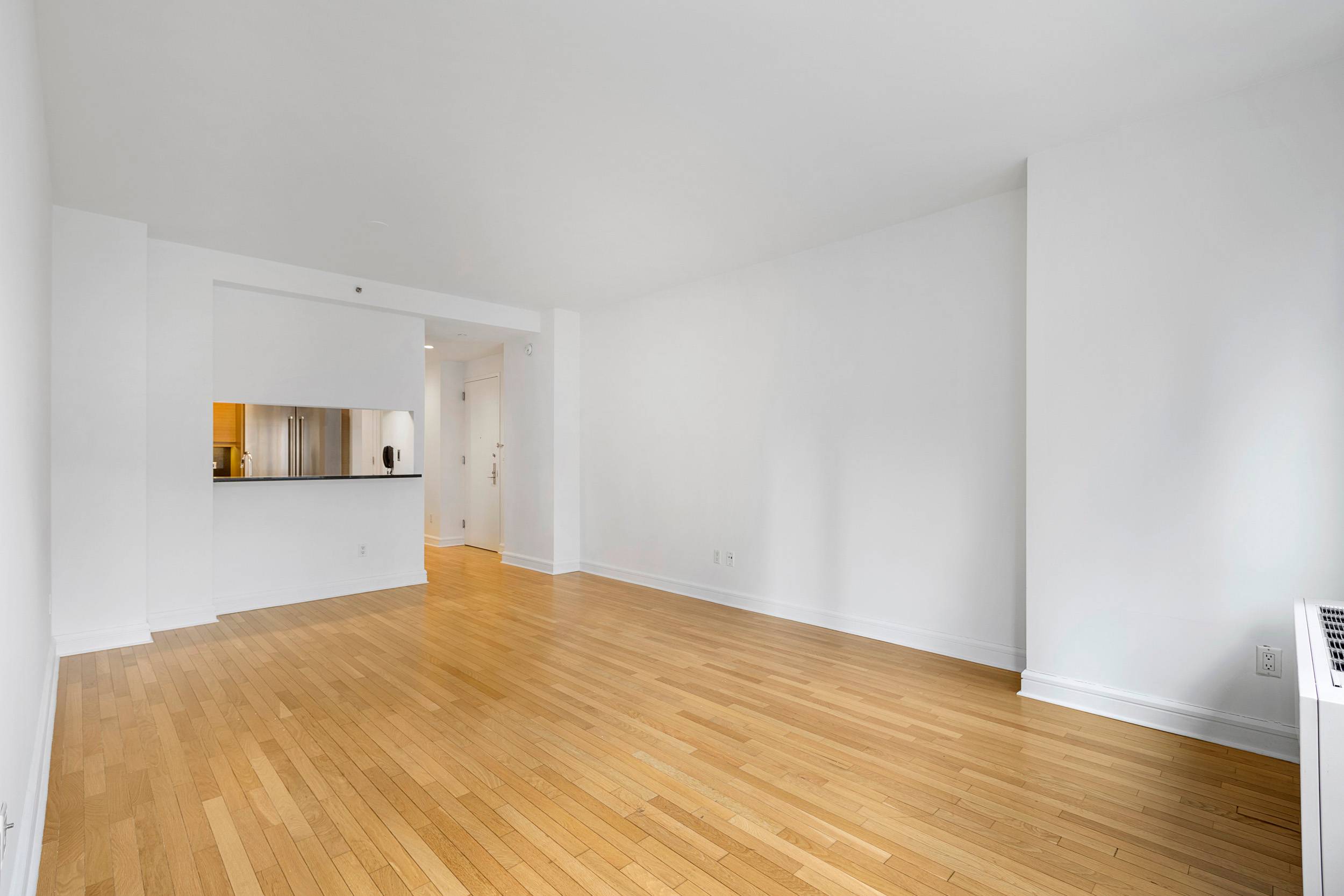 CORNER STUDIO WITH A HUGE WALK IN CLOSET