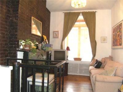 CHARMING DUPLEX 1BD with Laundry in the Village!
