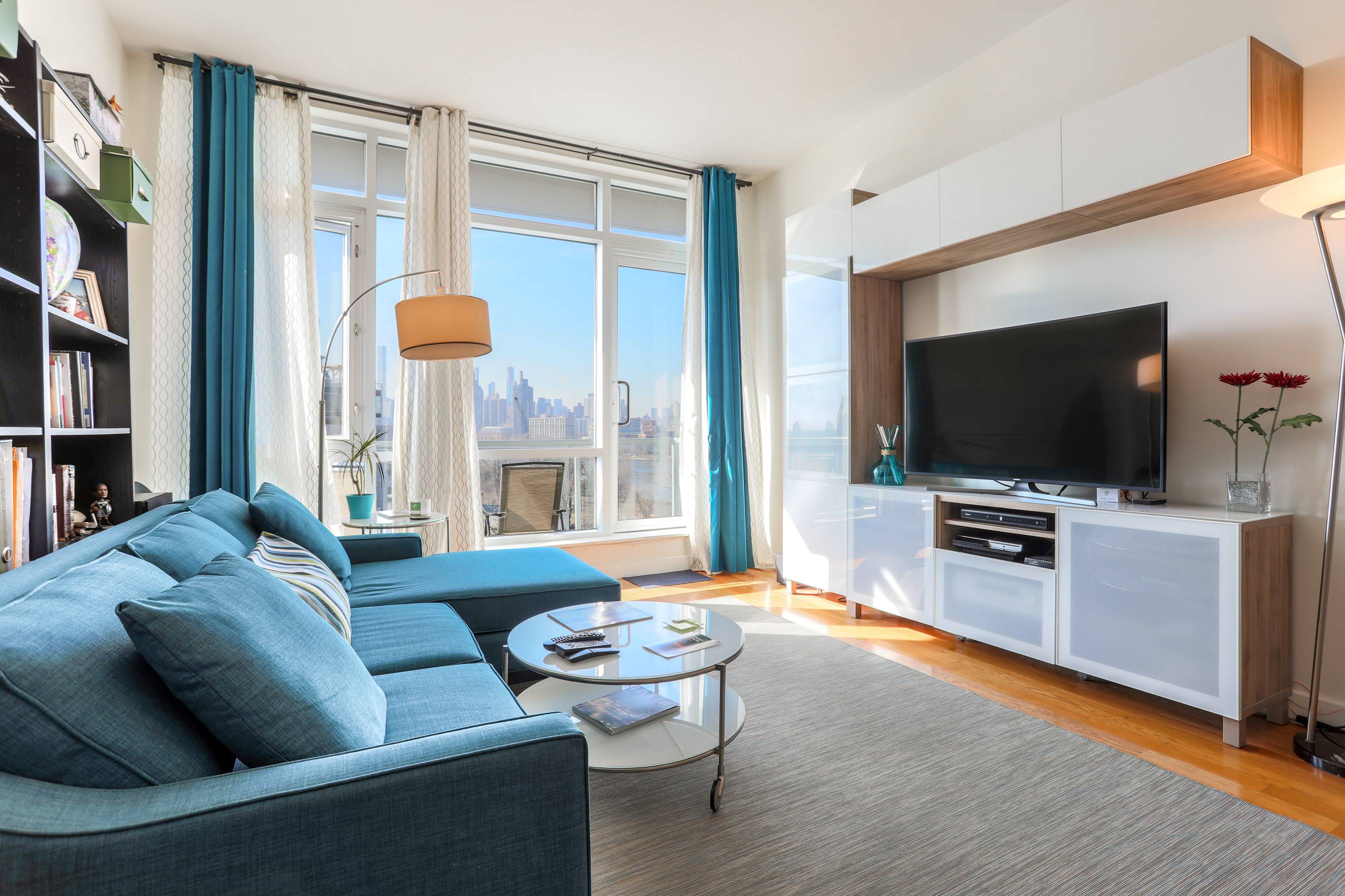 Beautiful Sun Soaked 1BR in LIC with Breathtaking City Views
