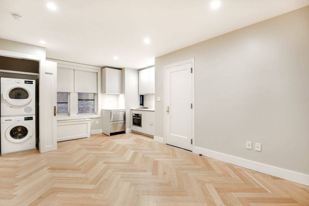 Charming Studio - West 23rd Street - Heart of Chelsea - - Doorman Building