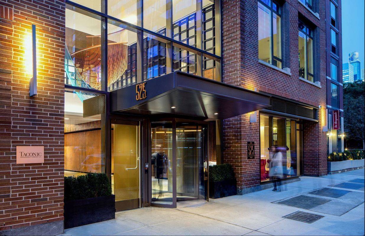 Luxurious 1 bedroom in Hell's Kitchen !!!