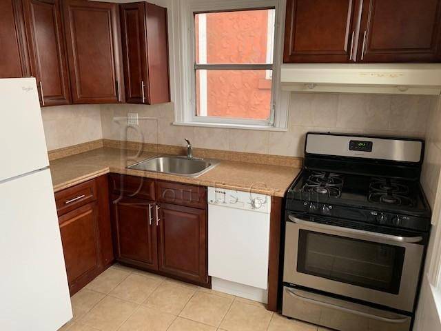 Spacious 3 bedroom located in a 2 family home on the 2nd floor.