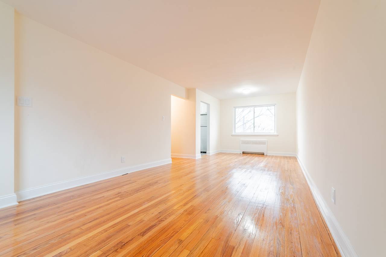 No Fee Large 1BR Listing in Palisade Park!  Laundry On Site! Parking Available! Pets Welcome!