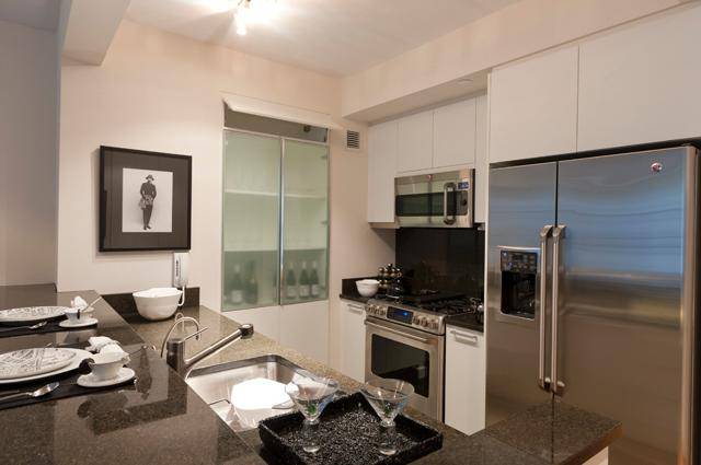 Midtown West 2 bedroom 2 full bathrooms, living and dining area, floor to ceiling windows, high ceilings, W/D, great closet space, no fee