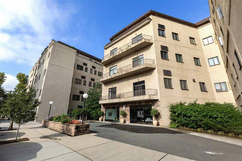 Fabulous Penthouse in the heart of Jersey City featuring a sprawling 1431 sq ft of living space.