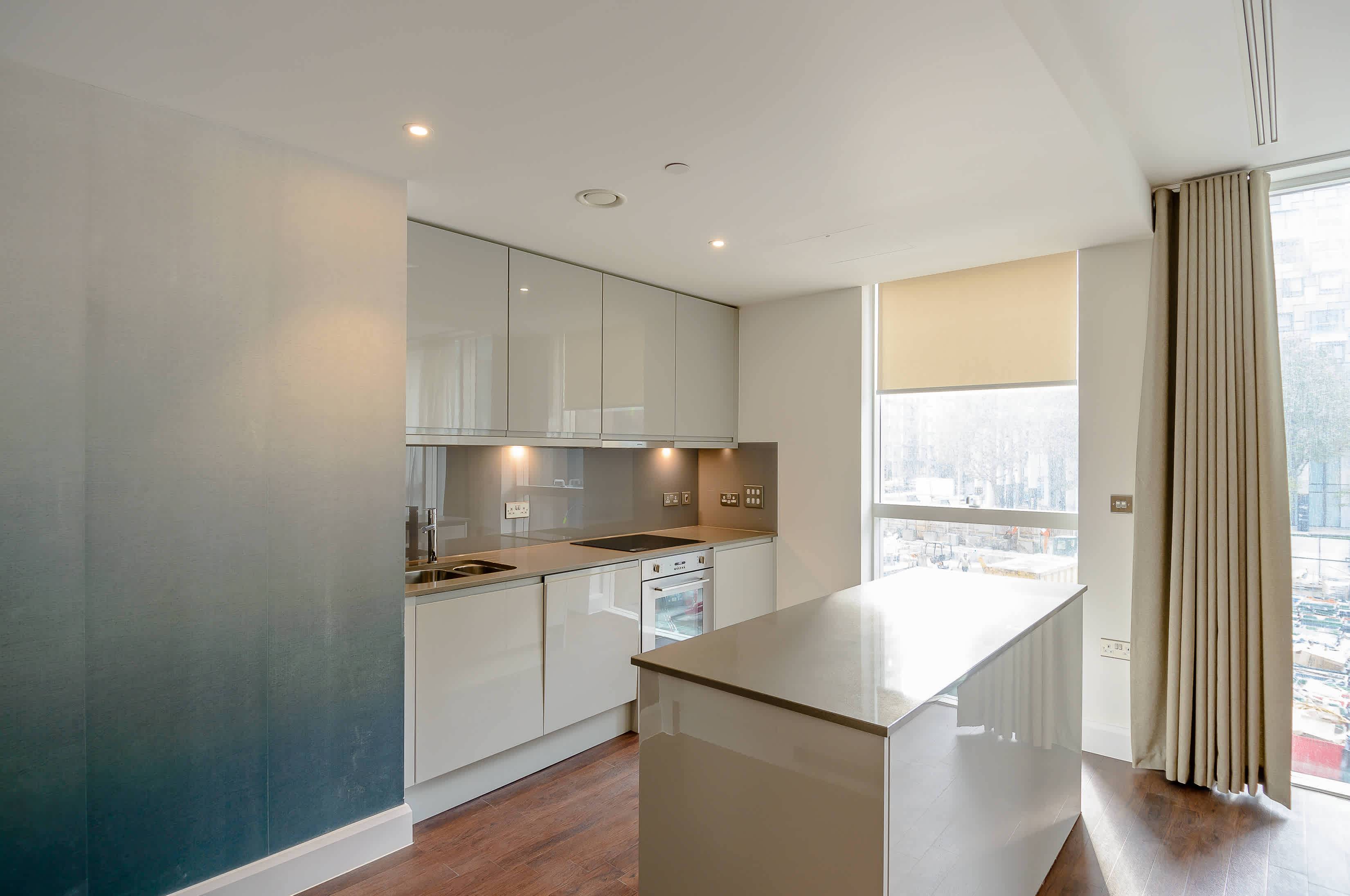 2 Bed Luxury Apt Canary Wharf
