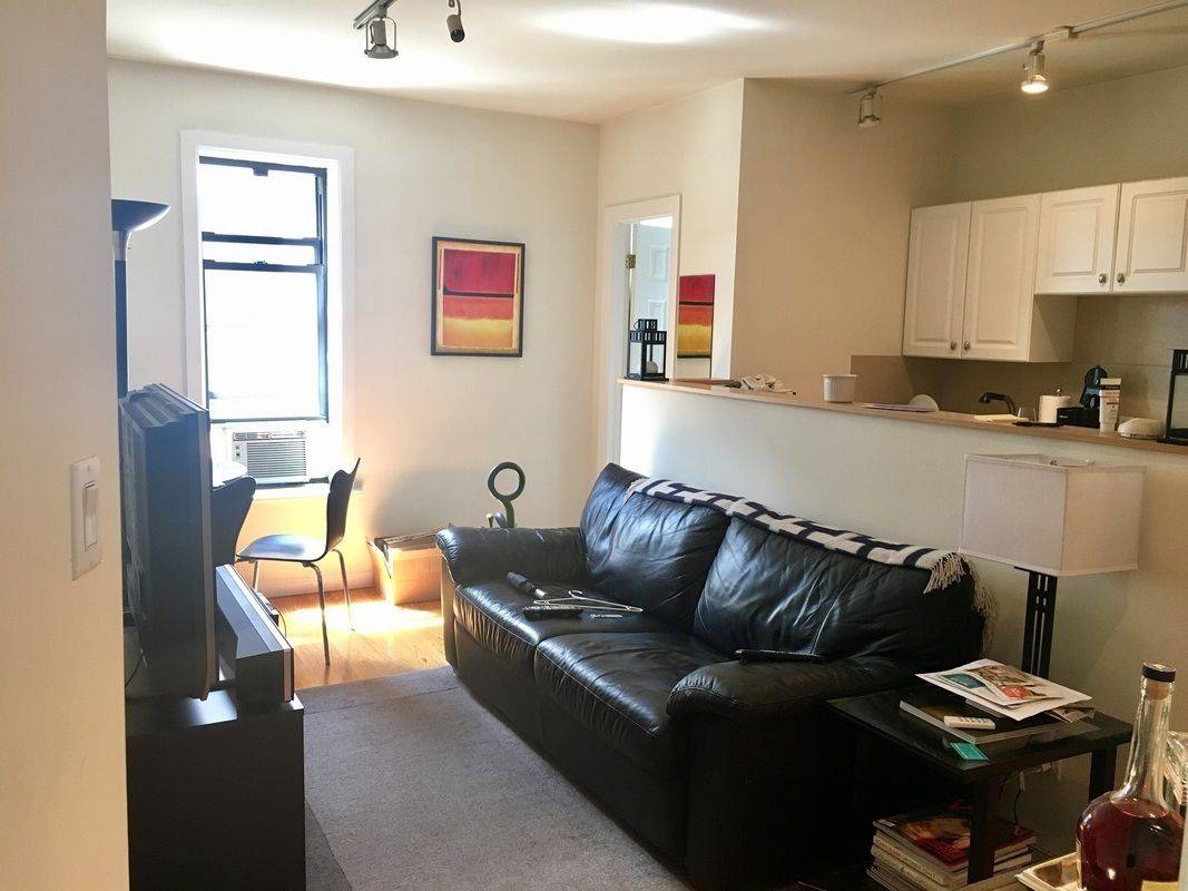True Two Bedroom - Barrow Street - Prime West Village - Washington Sq Park - Hudson River - West 4th Street Subway