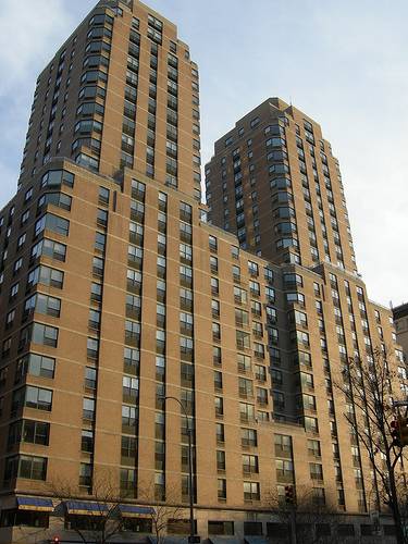 UPPER WESTSIDE FULL SERVICE LUXURY BUILDING , 2 BEDROOMS, 2 BATHS, Great Location!