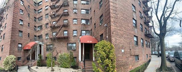 Briarwood, one bedroom co-op