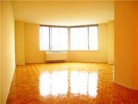 Spacious Sunny 1 Bedroom,1 Bathroom in Midtown West. Spectacular Panoramic City and River Views, Ample Closet Space, Open Kitchen with Dishwasher, and Walls of Windows. 24 hr Doorman Luxury Building, Great Views of the Hudson River!!