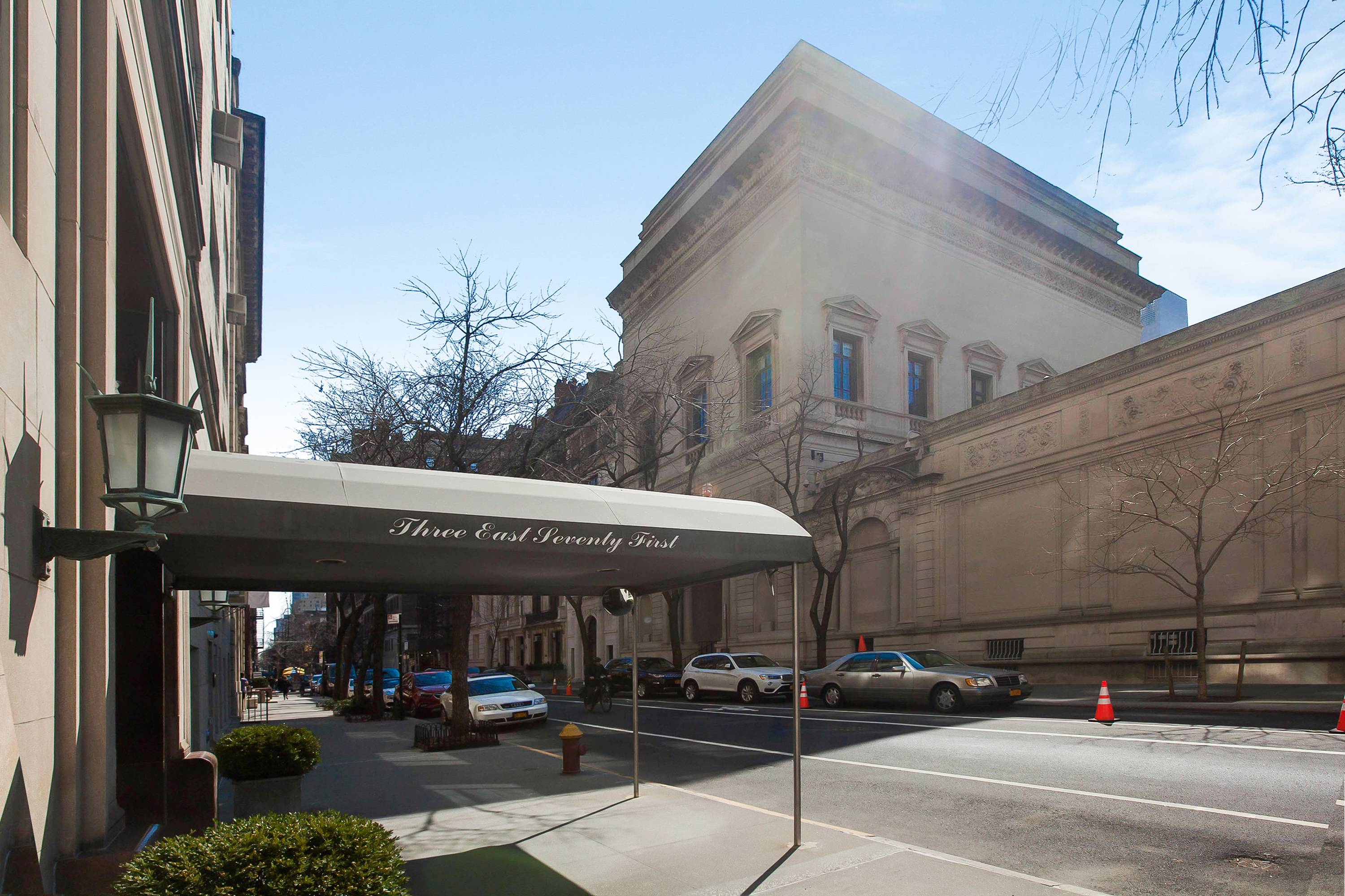 Bring your Architect! 2 Bedroom 2 Bath in the heart of UES