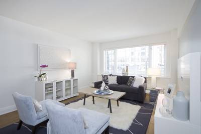A True Midtown East Gem !! 