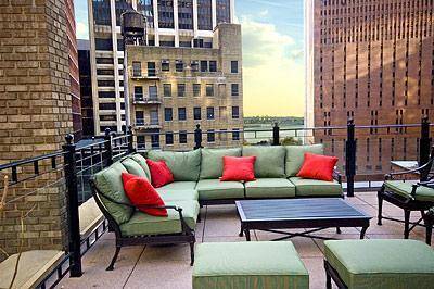 Beautiful 1 BR. Upscale Amenities. Sublets Allowed. Marble Bath. Oversized Windows