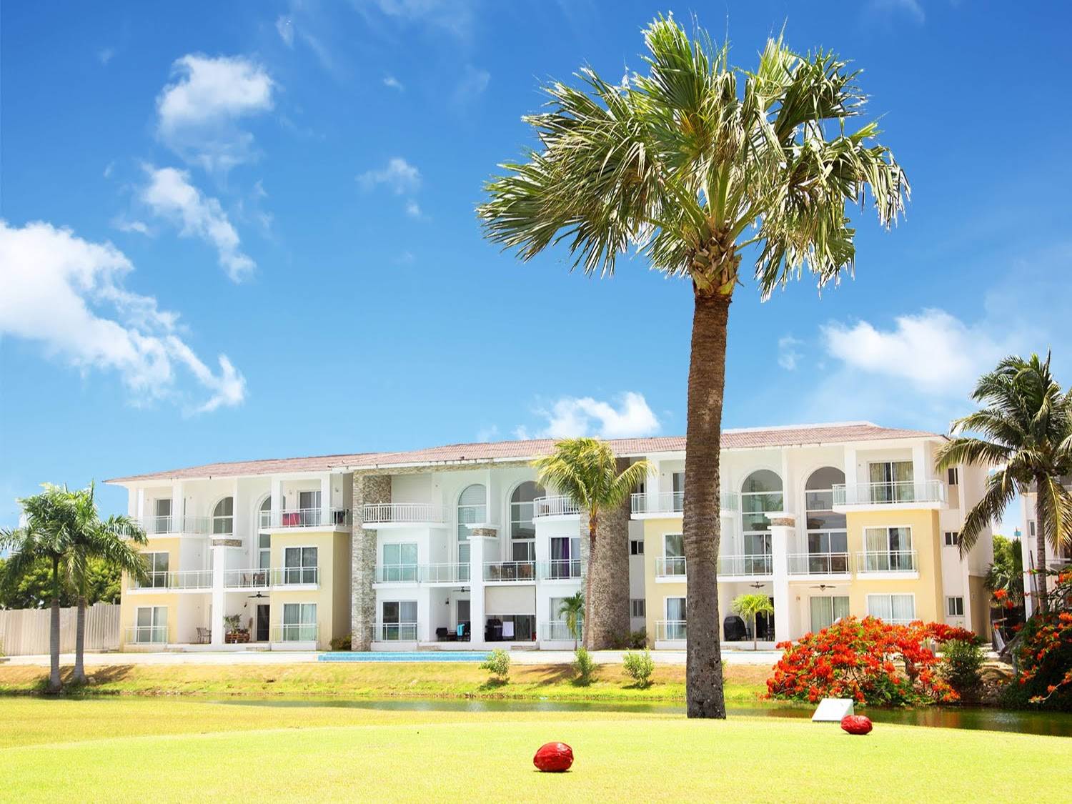 PUNTA CANA GOLF & COUNTRY CLUB LUXURY CONDOMINIUMS