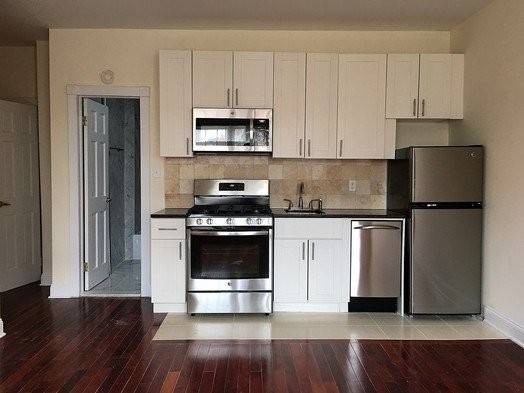 West Village Spacious One Bedroom - Tons of Natural Light