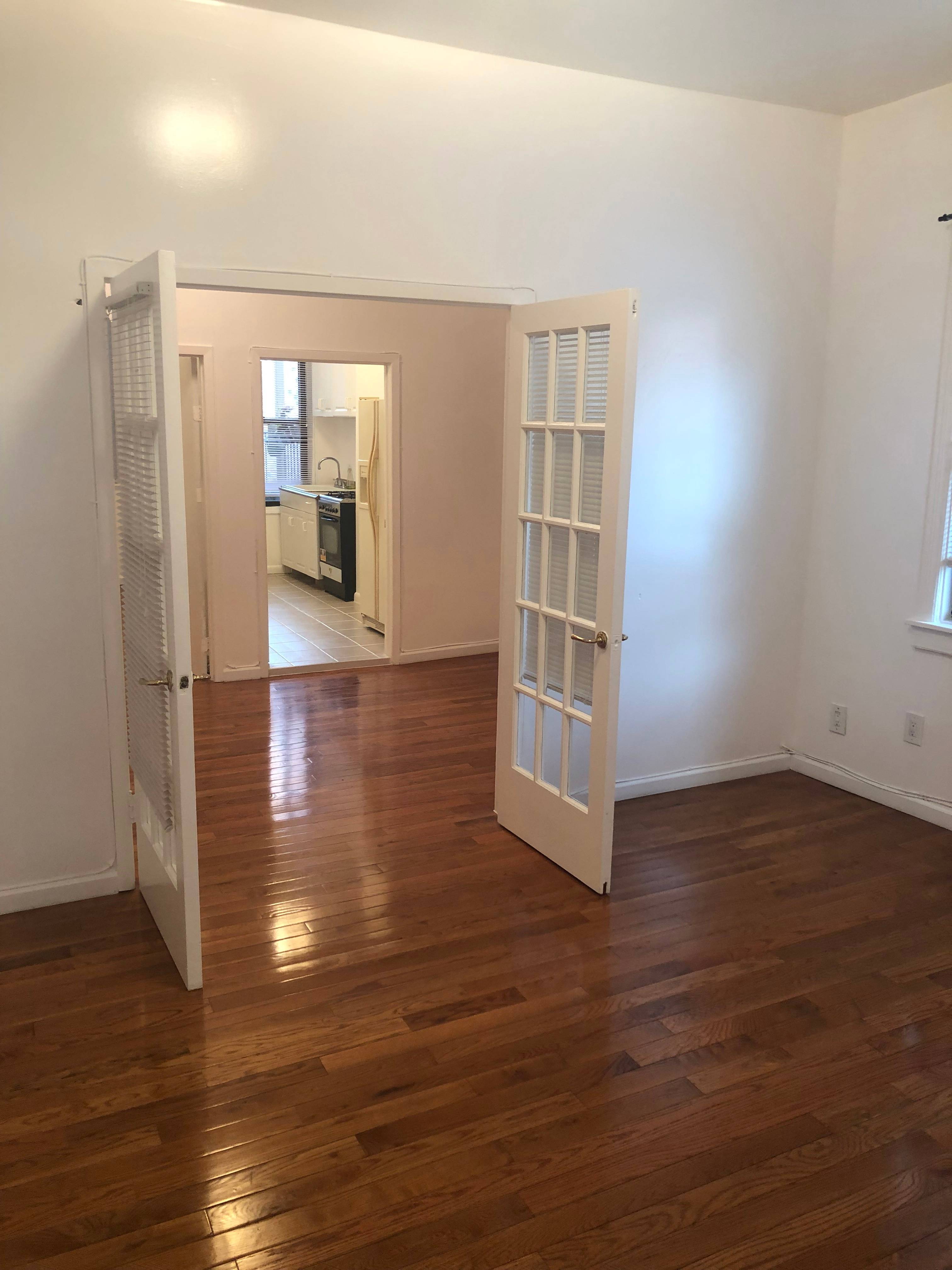 2 Bed Apartment *Hardwood Floor*Free Heat*First Floor* N&Q train near by